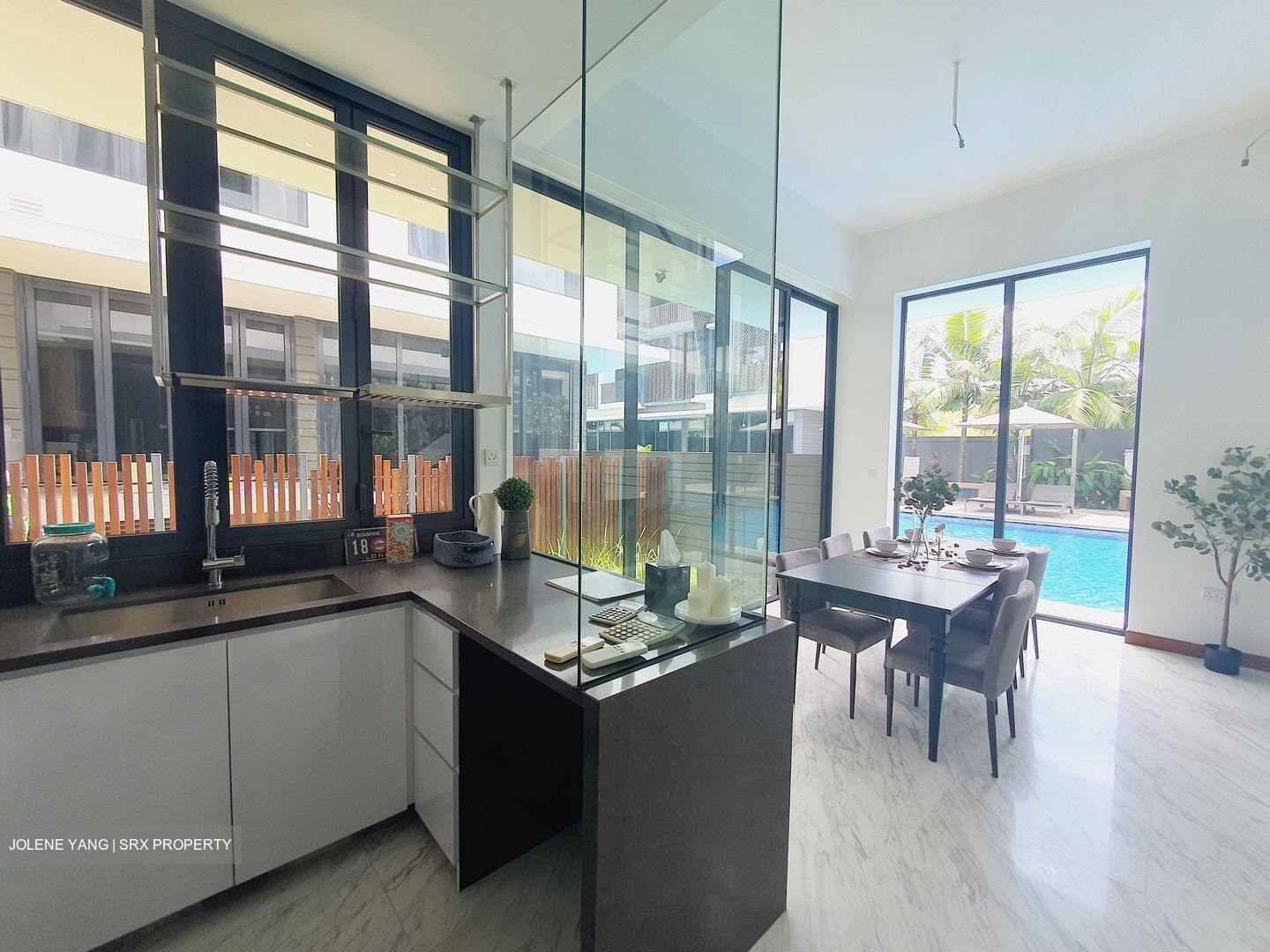 Alana (D28), Terrace #502261181